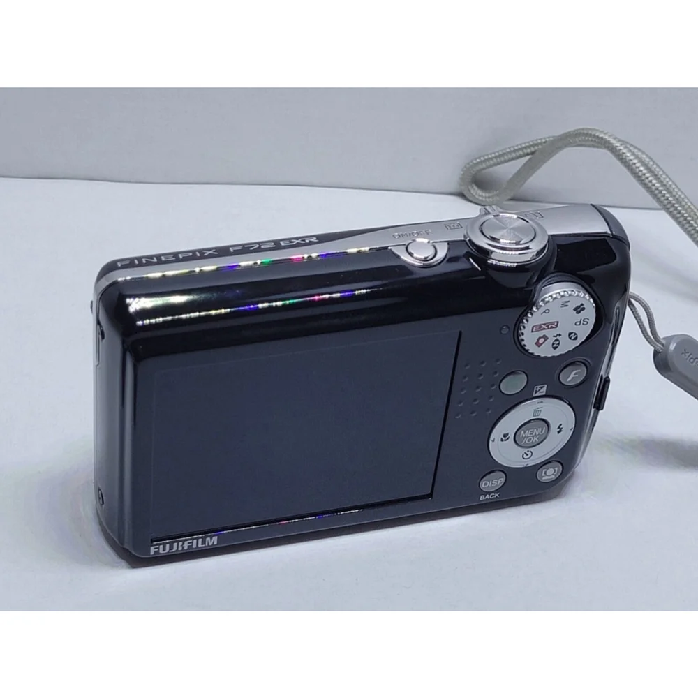 FujiFilm FinePix F72EXR F-5.50mm 10x Optical Zoom Digital Camera No. 9DA33692